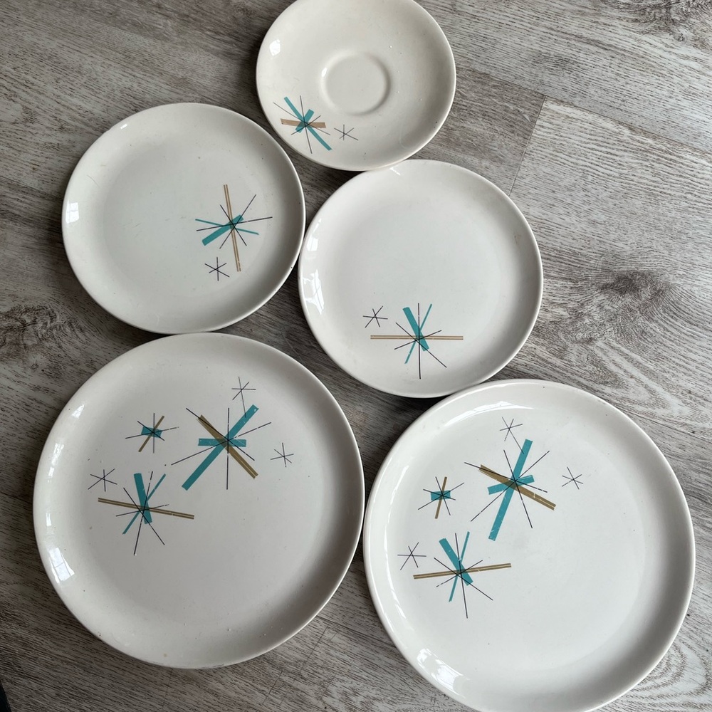 Vintage Salem North Star assorted pieces.